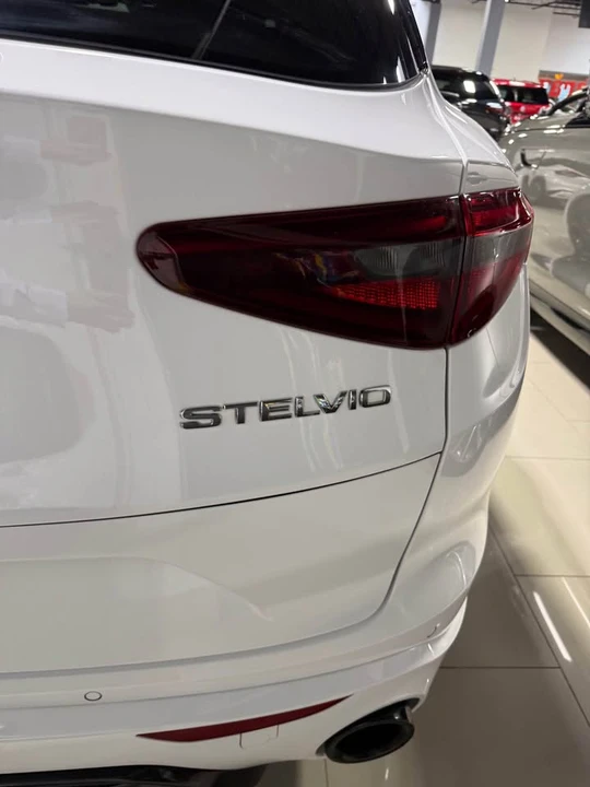2023 Alfa Romeo Stelvio - Image 5 of 9