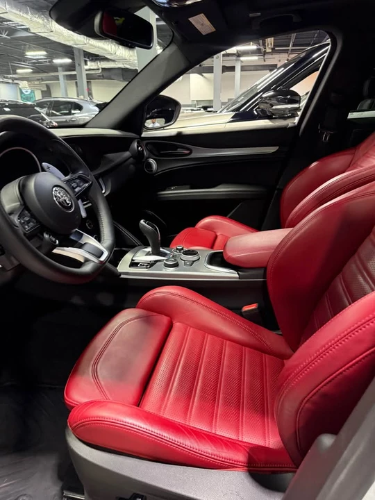 2023 Alfa Romeo Stelvio - Image 7 of 9