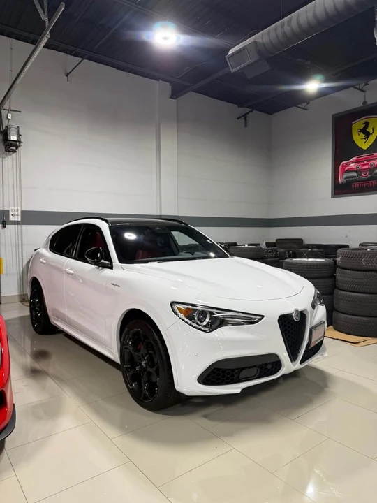 2023 Alfa Romeo Stelvio - Image 2 of 9