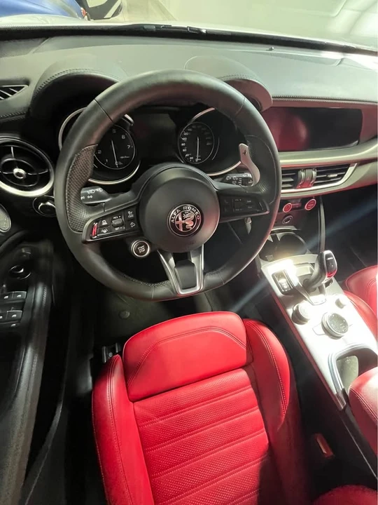 2023 Alfa Romeo Stelvio - Image 4 of 8