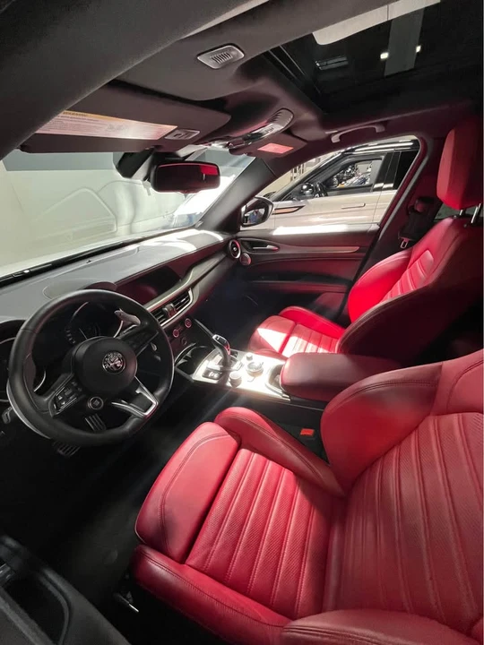 2023 Alfa Romeo Stelvio - Image 7 of 8