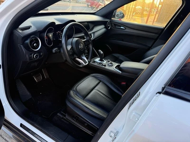 2023 Alfa Romeo Stelvio - Image 14 of 20