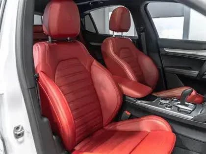 2023 Alfa Romeo Stelvio - Image 9 of 10