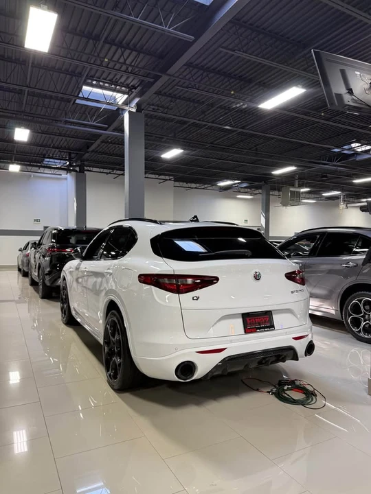 2023 Alfa Romeo Stelvio - Image 2 of 6