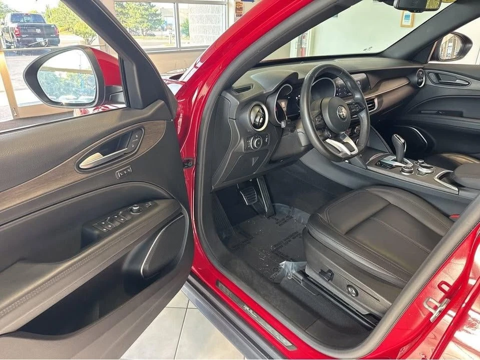 2023 Alfa Romeo Stelvio - Image 17 of 20