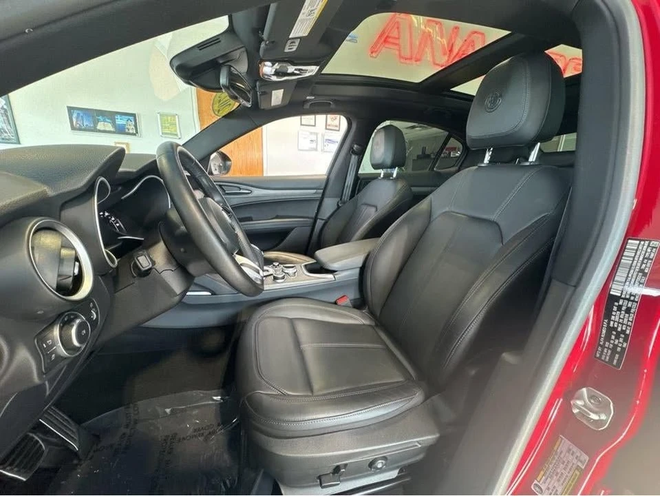 2023 Alfa Romeo Stelvio - Image 5 of 20