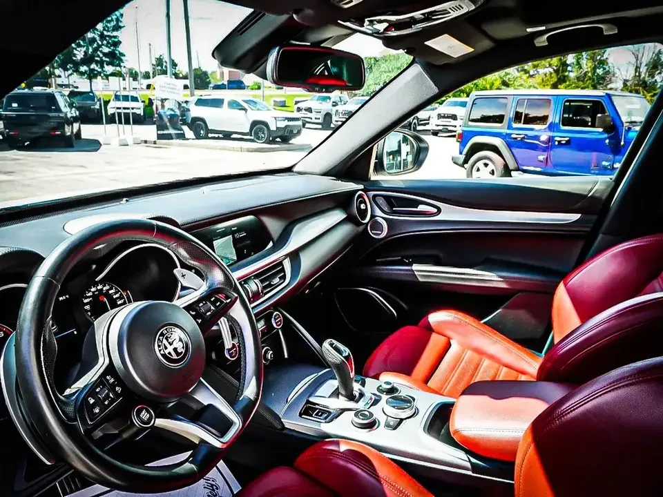 2023 Alfa Romeo Stelvio - Image 8 of 18