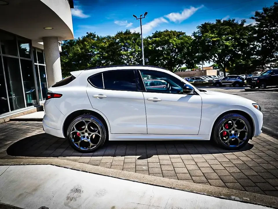 2023 Alfa Romeo Stelvio - Image 6 of 18
