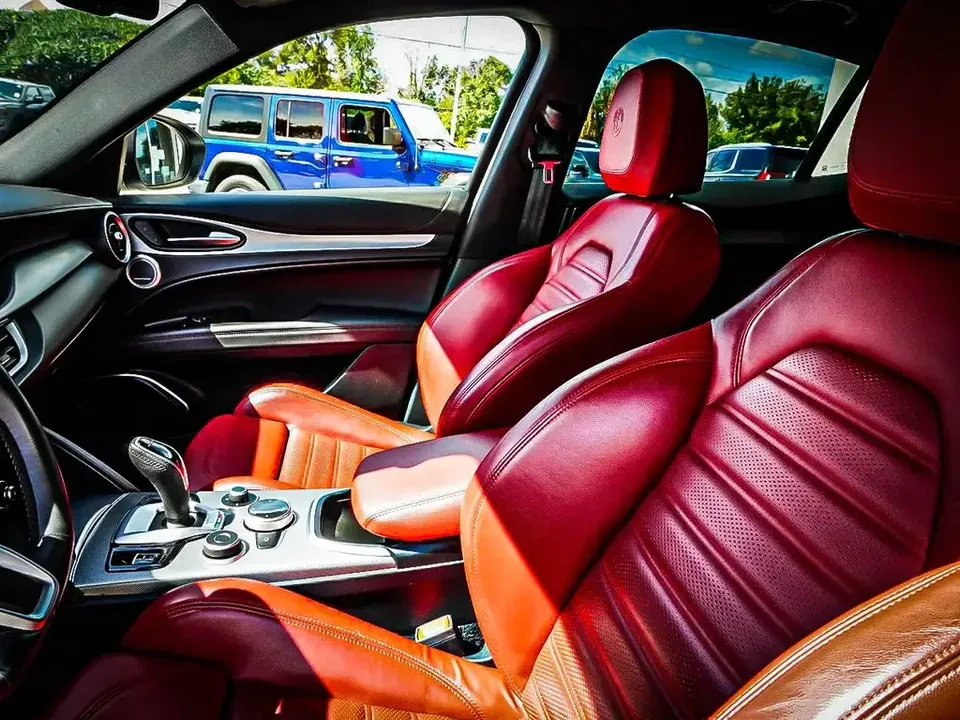 2023 Alfa Romeo Stelvio - Image 9 of 18