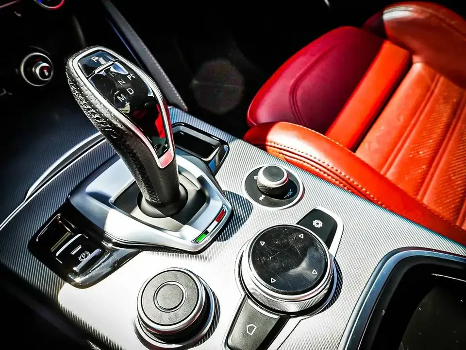 2023 Alfa Romeo Stelvio - Image 16 of 18
