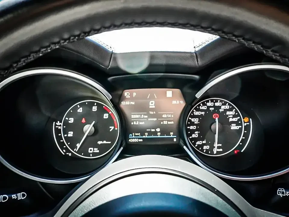 2023 Alfa Romeo Stelvio - Image 12 of 18