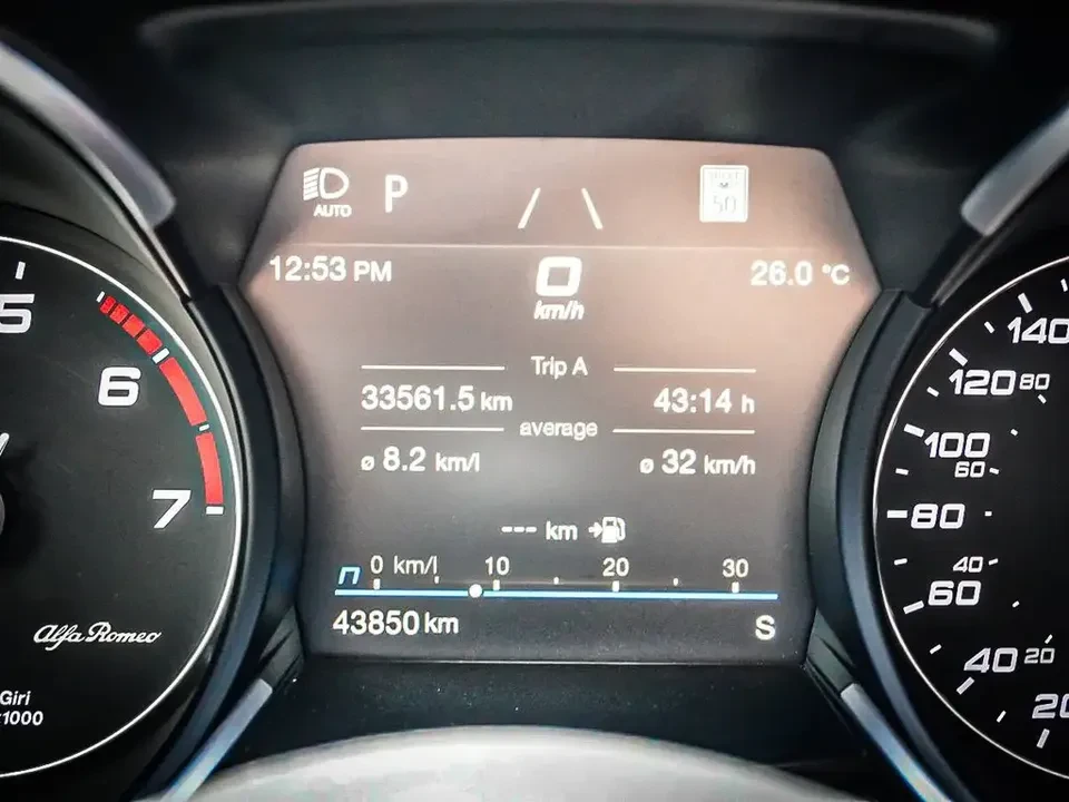 2023 Alfa Romeo Stelvio - Image 13 of 18