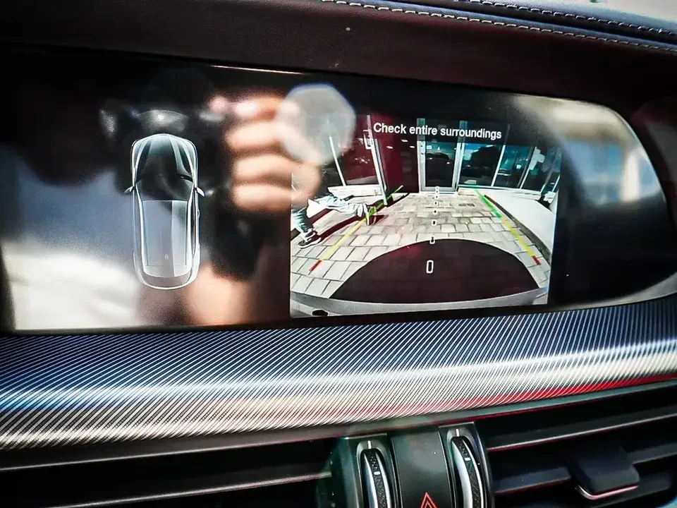 2023 Alfa Romeo Stelvio - Image 18 of 18