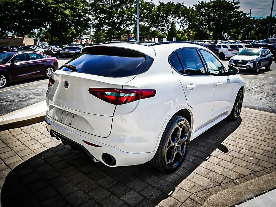 2023 Alfa Romeo Stelvio - Image 5 of 18