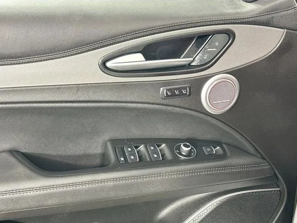 2023 Alfa Romeo Stelvio - Image 20 of 20