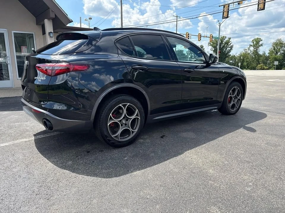 2023 Alfa Romeo Stelvio - Image 5 of 20