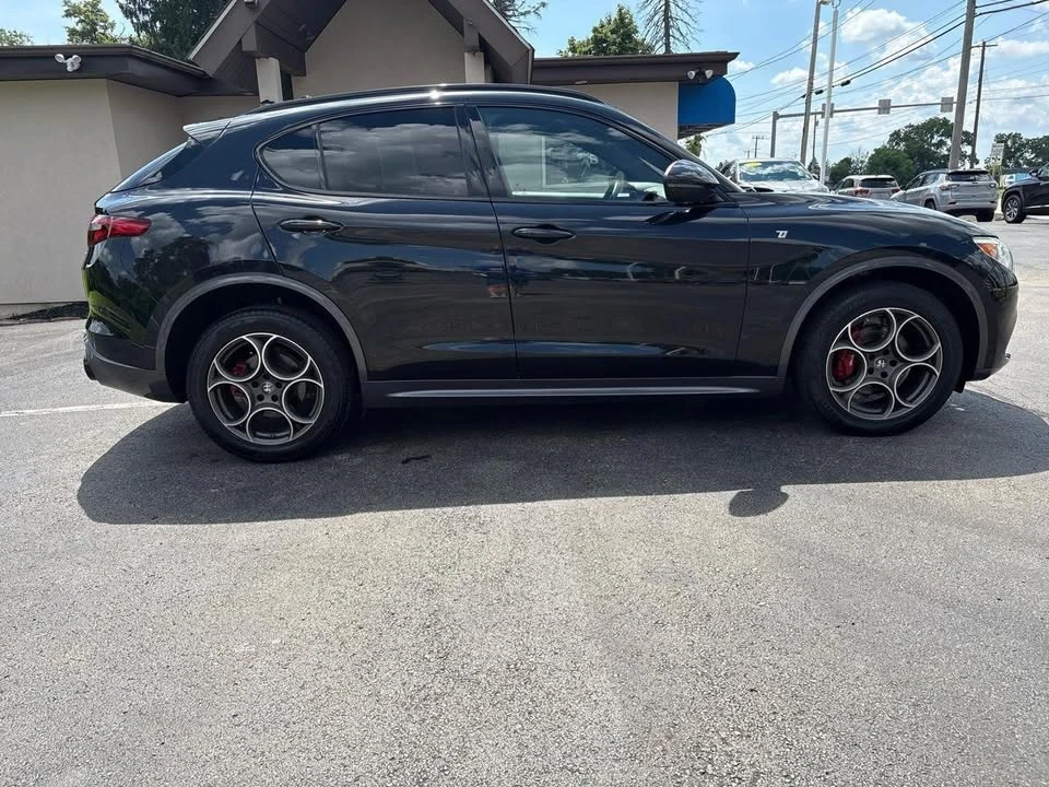 2023 Alfa Romeo Stelvio - Image 4 of 20