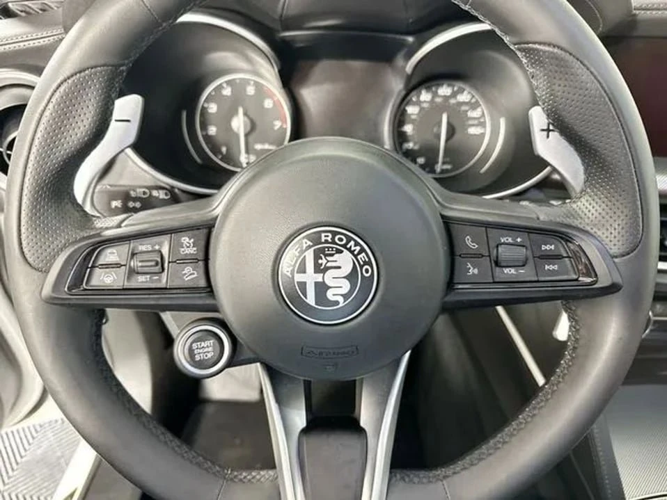 2023 Alfa Romeo Stelvio - Image 12 of 20