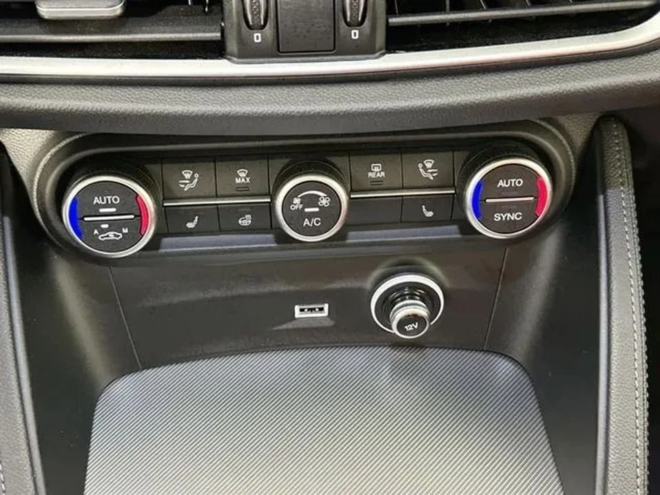 2023 Alfa Romeo Stelvio - Image 18 of 20