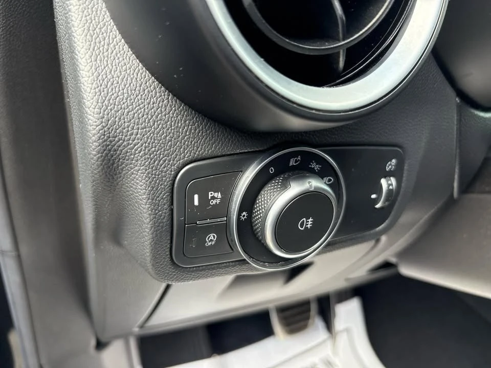 2023 Alfa Romeo Stelvio - Image 17 of 20
