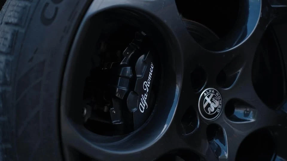 2023 Alfa Romeo Stelvio - Image 11 of 16