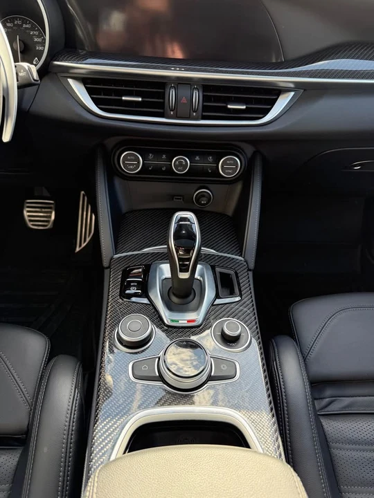 2023 Alfa Romeo Stelvio - Image 7 of 7