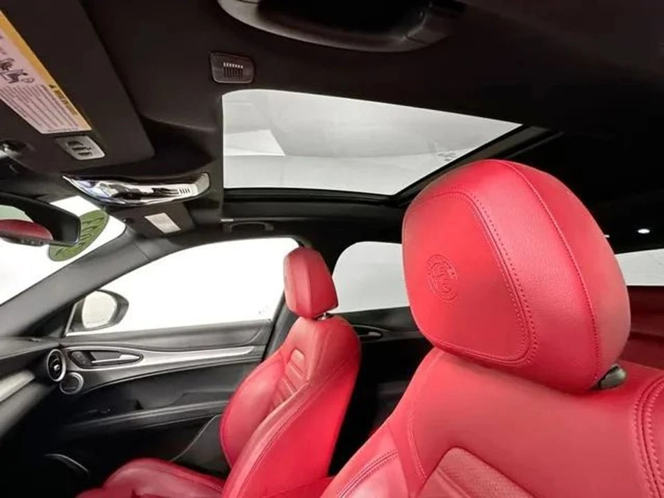 2023 Alfa Romeo Stelvio - Image 14 of 20