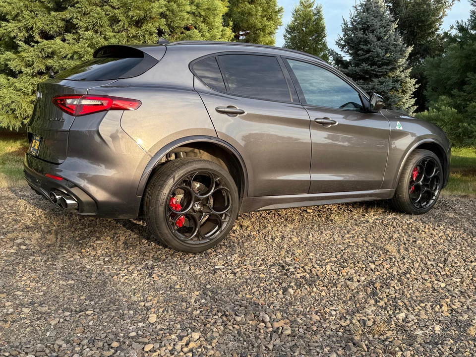 2023 Alfa Romeo Stelvio Quadrifoglio - Image 16 of 31