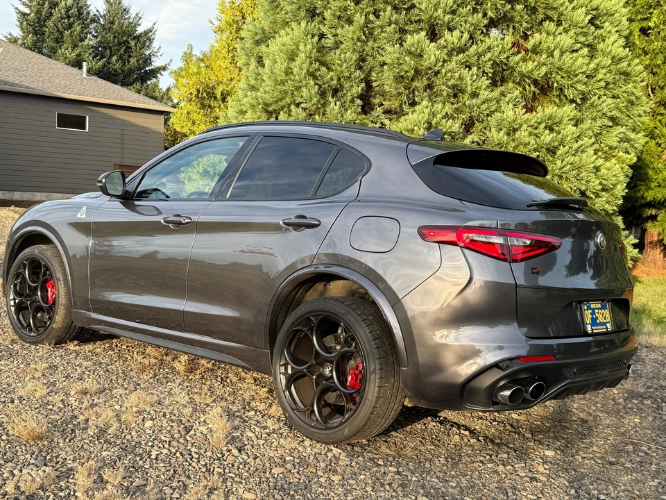 2023 Alfa Romeo Stelvio Quadrifoglio - Image 11 of 31