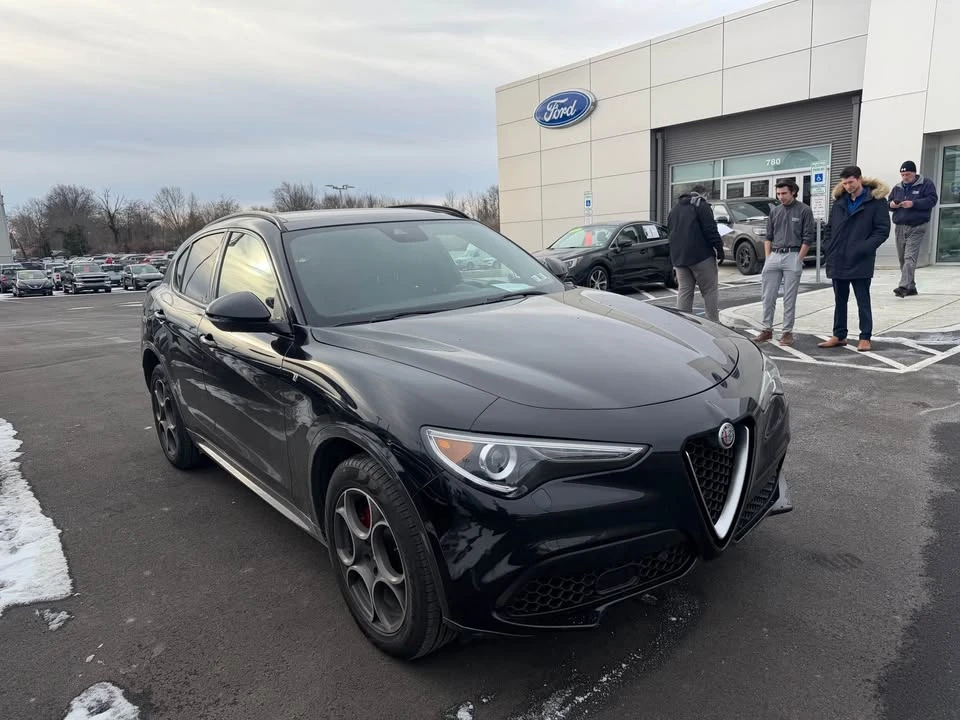 2023 Alfa Romeo Stelvio - Image 3 of 11