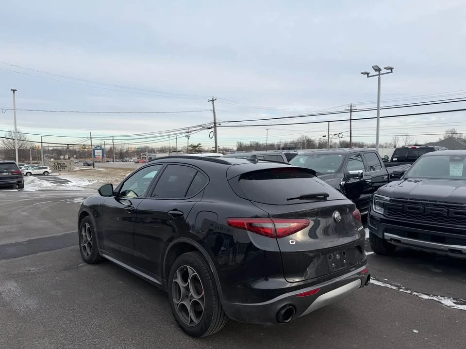 2023 Alfa Romeo Stelvio - Image 7 of 11