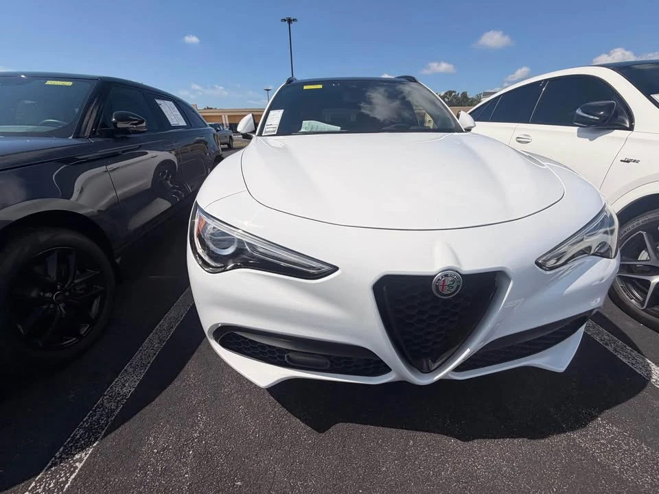 2023 Alfa Romeo Stelvio - Image 3 of 6