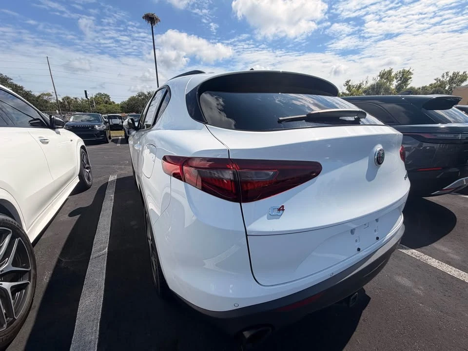 2023 Alfa Romeo Stelvio - Image 6 of 6