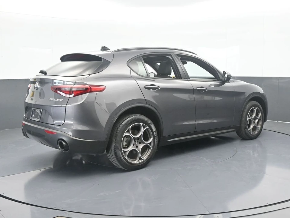 2023 Alfa Romeo Stelvio - Image 6 of 12