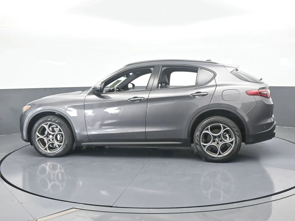 2023 Alfa Romeo Stelvio - Image 3 of 12