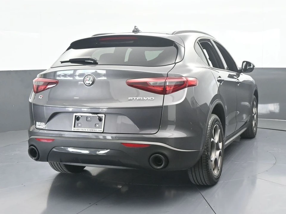 2023 Alfa Romeo Stelvio - Image 5 of 12