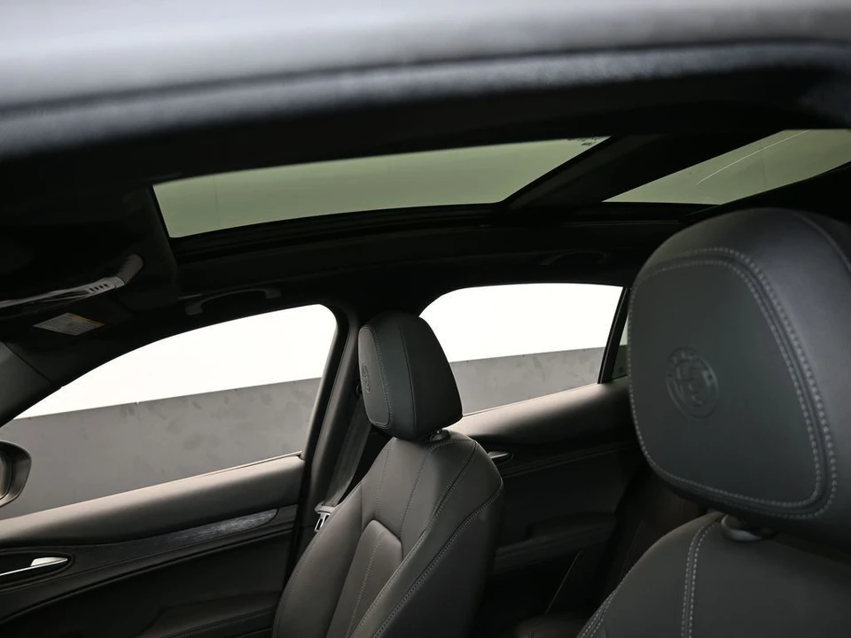 2023 Alfa Romeo Stelvio - Image 11 of 12