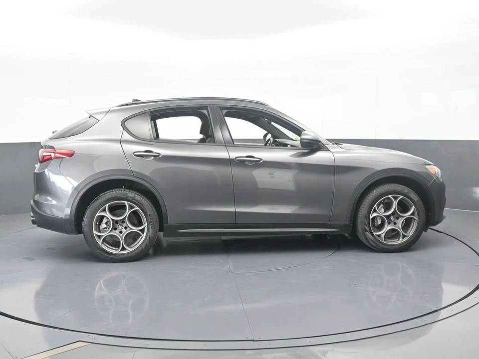 2023 Alfa Romeo Stelvio - Image 7 of 12