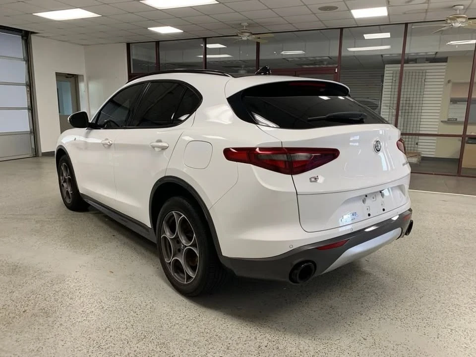2023 Alfa Romeo Stelvio - Image 2 of 7