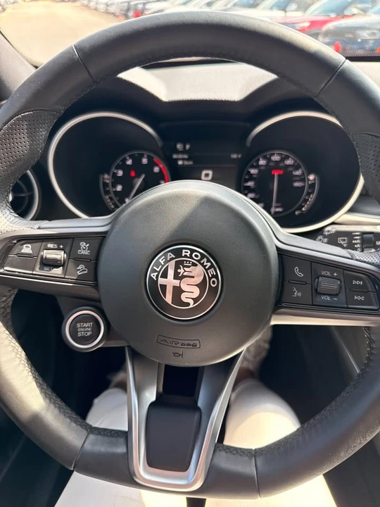 2023 Alfa Romeo Stelvio - Image 6 of 7