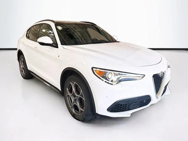 2023 Alfa Romeo Stelvio - Image 2 of 19