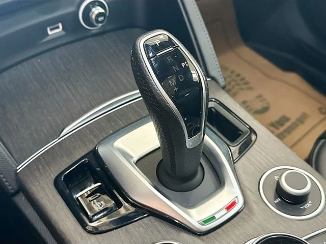 2023 Alfa Romeo Stelvio - Image 17 of 19