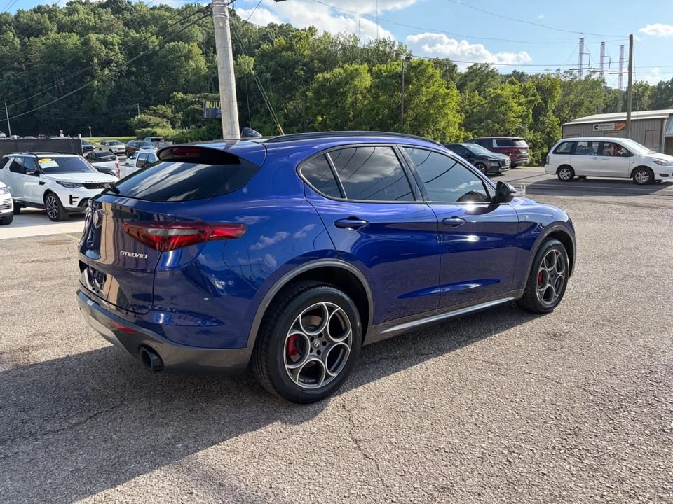 2023 Alfa Romeo Stelvio - Image 5 of 16