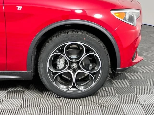 2023 Alfa Romeo Stelvio - Image 5 of 10