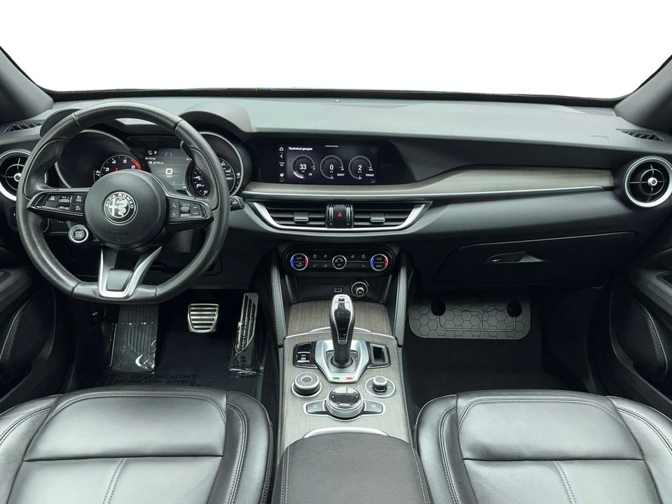 2023 Alfa Romeo Stelvio - Image 16 of 21