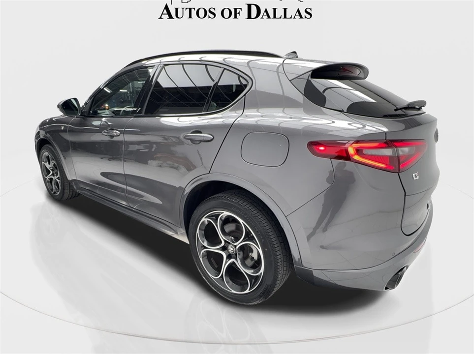 2023 Alfa Romeo Stelvio - Image 10 of 12