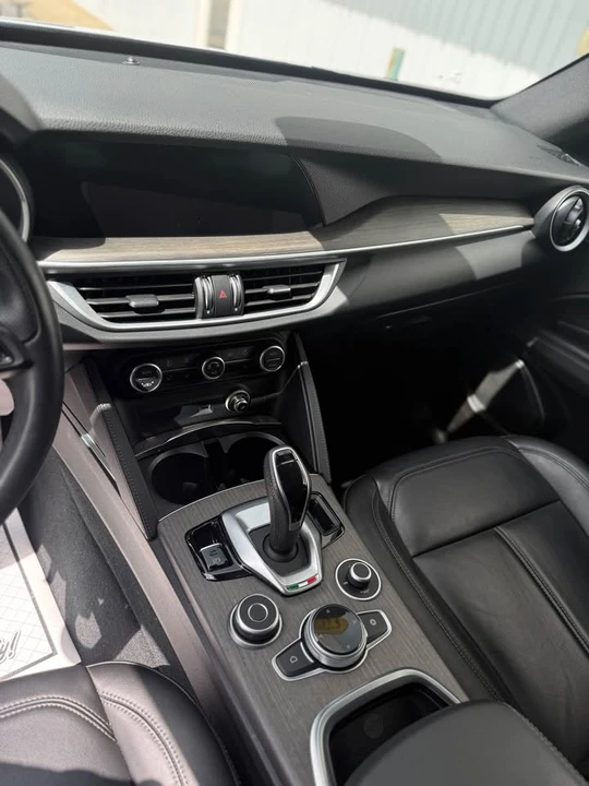 2023 Alfa Romeo Stelvio - Image 14 of 15