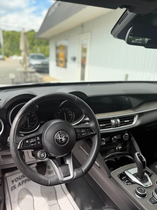 2023 Alfa Romeo Stelvio - Image 11 of 15