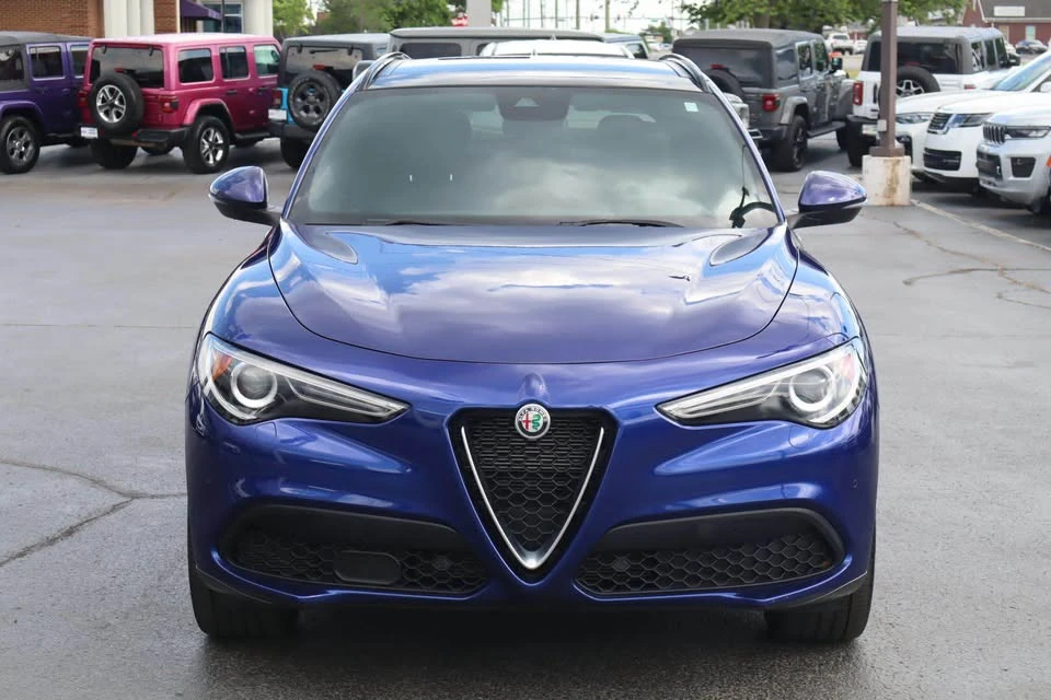 2023 Alfa Romeo Stelvio - Image 2 of 20