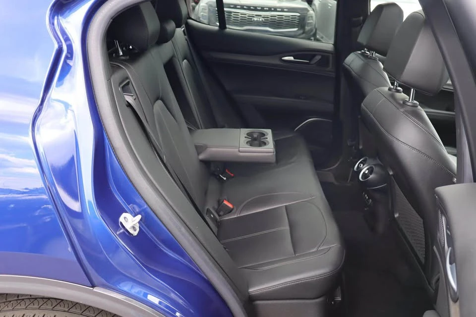 2023 Alfa Romeo Stelvio - Image 16 of 20
